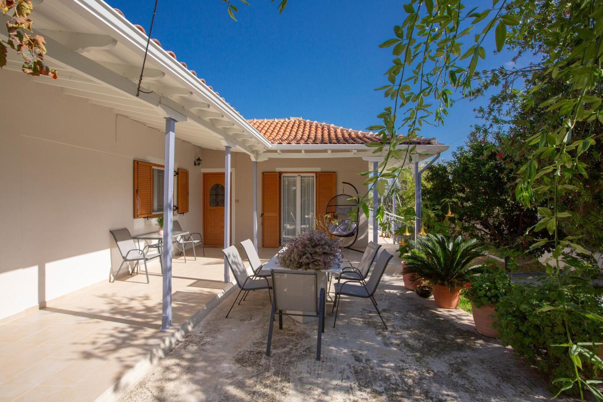 Holiday home Lia's Cozy House Apolpaina